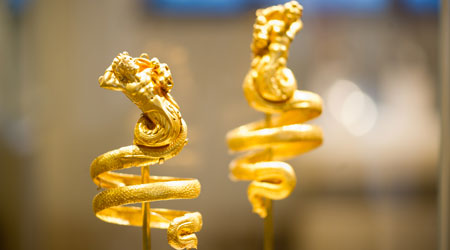 All That Glitters: Jewelry In NYC Museums (jewelry)